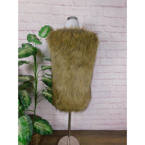 Faux Fur Vest Medium - Boho Chic with Hook & Eye Closure, Warm Layering - Picture 4 of 11